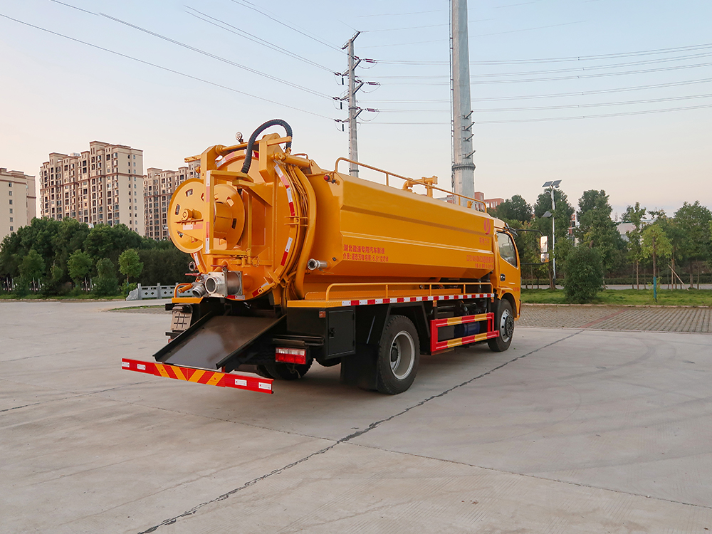 CLT5140GQWEQ6型清洗吸污車(chē)