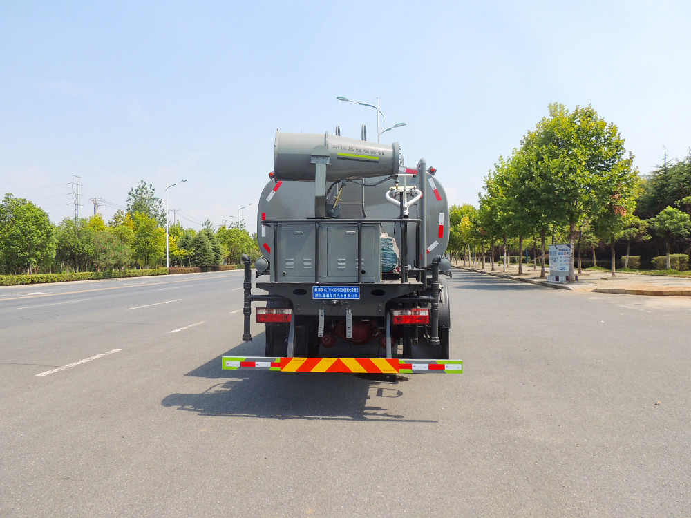 東風(fēng)D9 -16方抑塵車