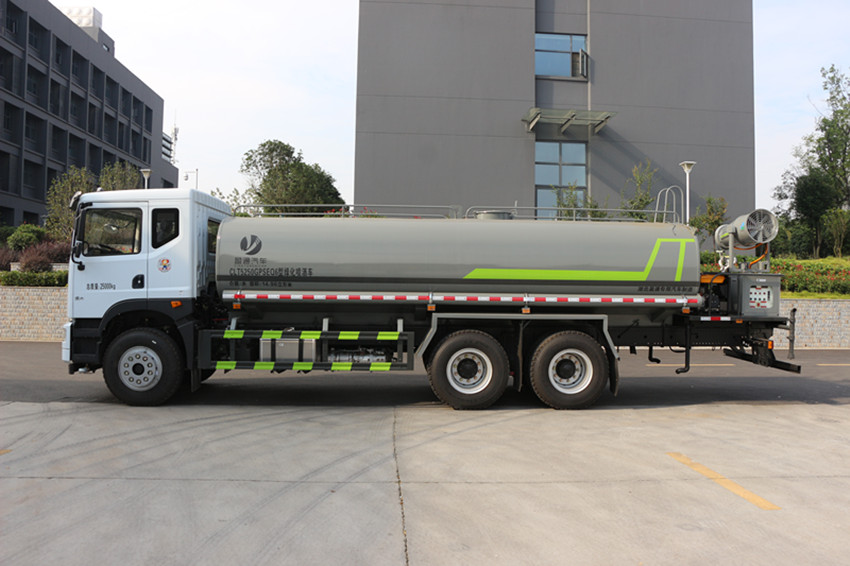 東風(fēng)華神T5- 22 方抑塵車-大型霧炮車